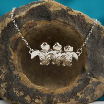 3 Baby Turtles Pendant